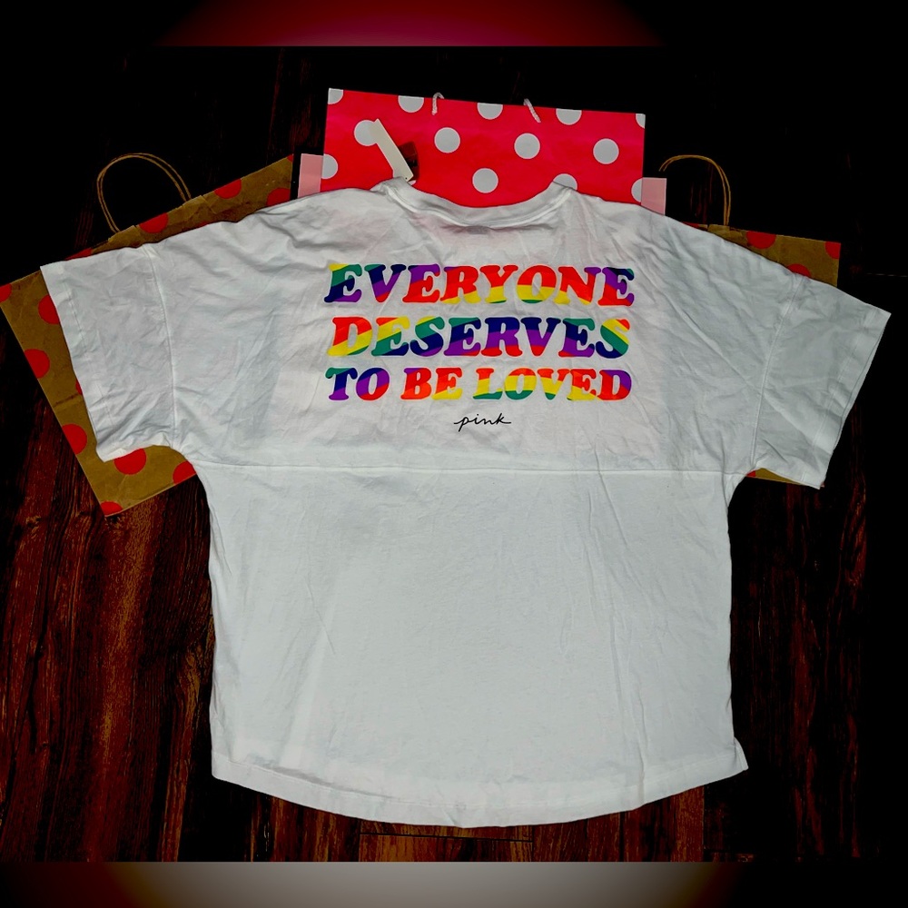 NEW VS PINK SIZE XL RAINBOW LOGO OVERSIZED TEE.
